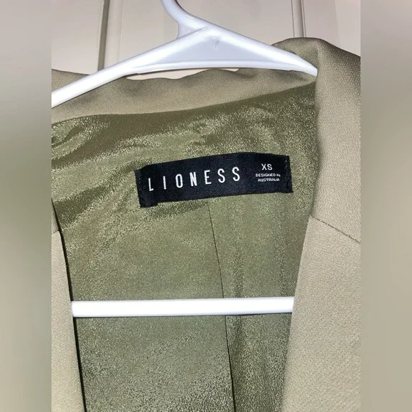 Lioness Steinway v neck blazer mini dress with tie in sage green - Picture 6 of 7